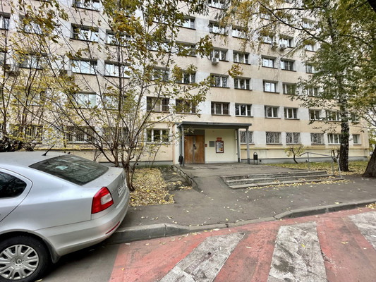 Продам трехкомнатную (3-комн.) квартиру, Братская ул, 17к2, Москва г
