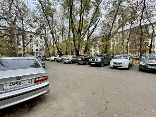 Продам трехкомнатную (3-комн.) квартиру, Братская ул, 17к2, Москва г