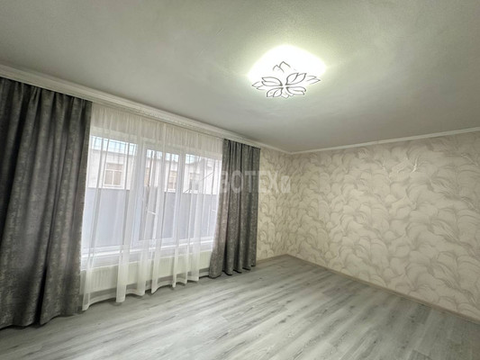 Продам однокомнатную (1-комн.) квартиру, Привокзальная ул, 4кб, Курганинск г