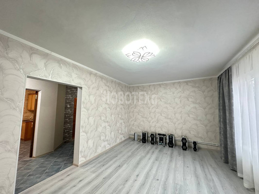 Продам однокомнатную (1-комн.) квартиру, Привокзальная ул, 4кб, Курганинск г