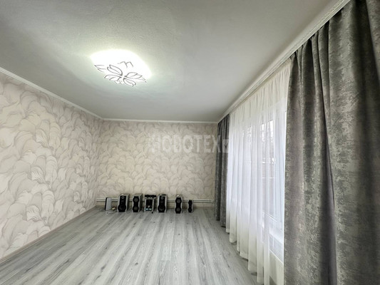 Продам однокомнатную (1-комн.) квартиру, Привокзальная ул, 4кб, Курганинск г