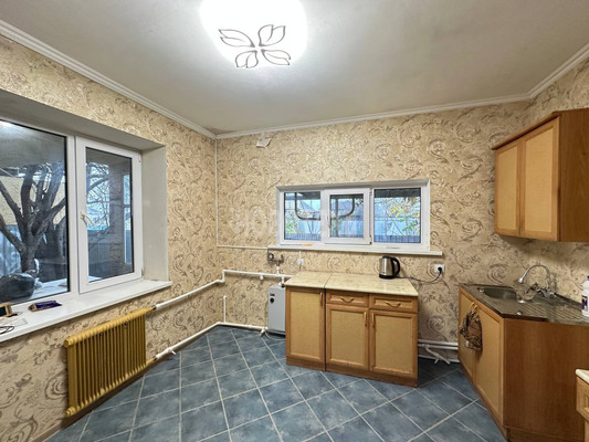 Продам однокомнатную (1-комн.) квартиру, Привокзальная ул, 4кб, Курганинск г