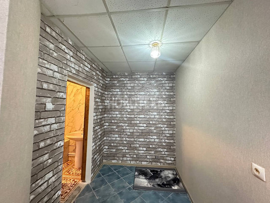 Продам однокомнатную (1-комн.) квартиру, Привокзальная ул, 4кб, Курганинск г