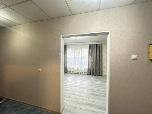 Продам однокомнатную (1-комн.) квартиру, Привокзальная ул, 4кб, Курганинск г