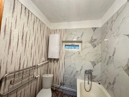 Продам однокомнатную (1-комн.) квартиру, Привокзальная ул, 4кб, Курганинск г