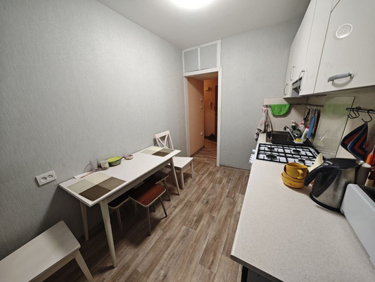 Продам трехкомнатную (3-комн.) квартиру, Михаила Бабикова проезд, 6к105, Мурманск г