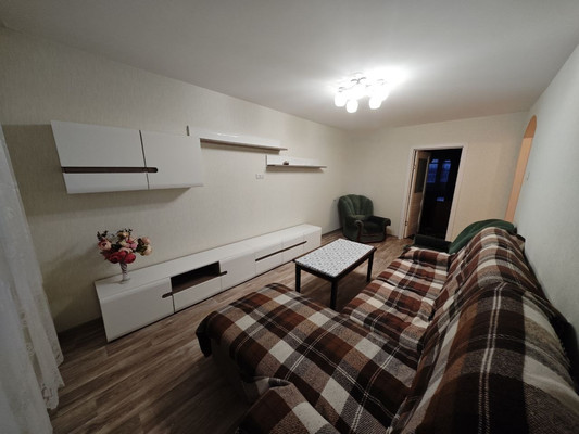 Продам трехкомнатную (3-комн.) квартиру, Михаила Бабикова проезд, 6к105, Мурманск г