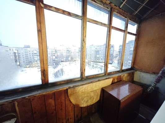 Продам трехкомнатную (3-комн.) квартиру, Михаила Бабикова проезд, 6к105, Мурманск г