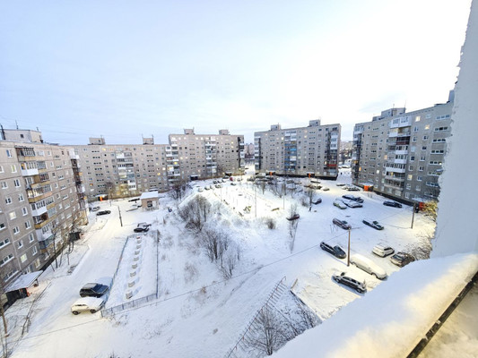 Продам трехкомнатную (3-комн.) квартиру, Михаила Бабикова проезд, 6к105, Мурманск г