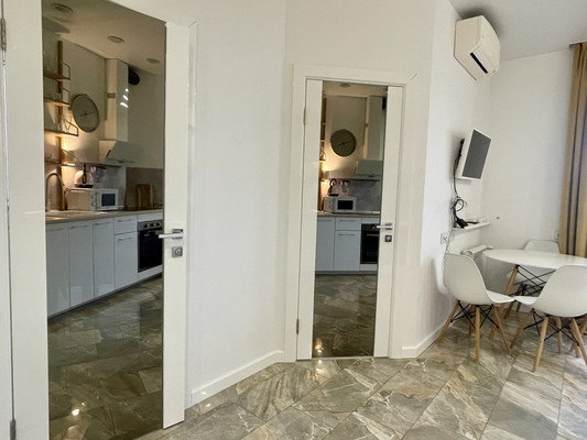 Продам трехкомнатную (3-комн.) квартиру, Санаторная (Лицейский снт) ул, 63/1, Сочи г