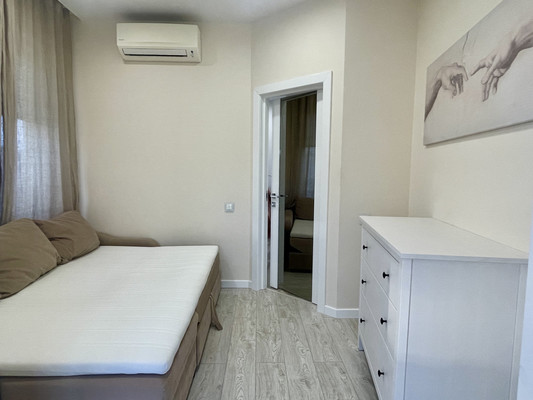 Продам трехкомнатную (3-комн.) квартиру, Санаторная (Лицейский снт) ул, 63/1, Сочи г