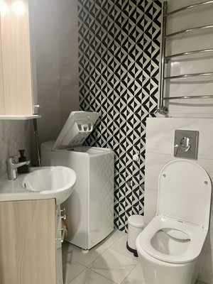 Продам трехкомнатную (3-комн.) квартиру, Санаторная (Лицейский снт) ул, 63/1, Сочи г