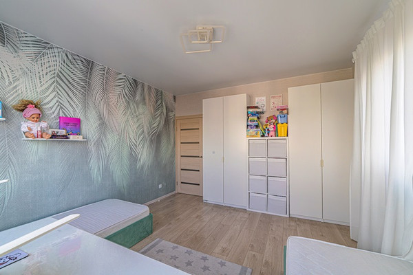 Продам трехкомнатную (3-комн.) квартиру, Антонова ул, 5п, Пенза г