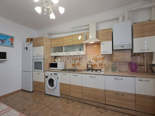 Продам двухкомнатную (2-комн.) квартиру, Кириченко ул, 11А, Горячий Ключ г