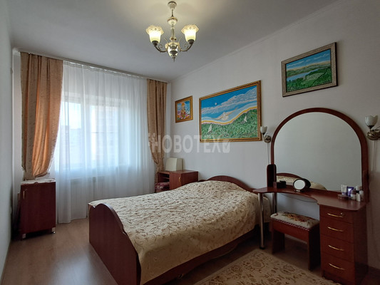 Продам двухкомнатную (2-комн.) квартиру, Кириченко ул, 11А, Горячий Ключ г