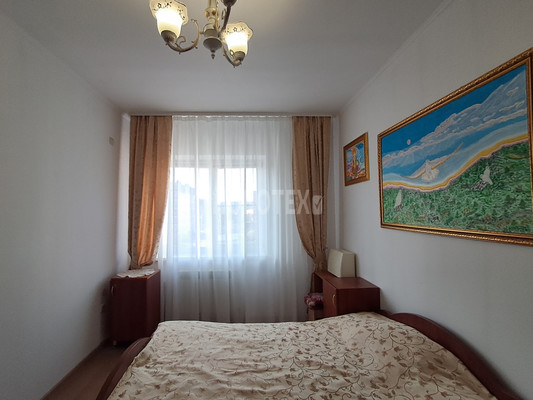 Продам двухкомнатную (2-комн.) квартиру, Кириченко ул, 11А, Горячий Ключ г