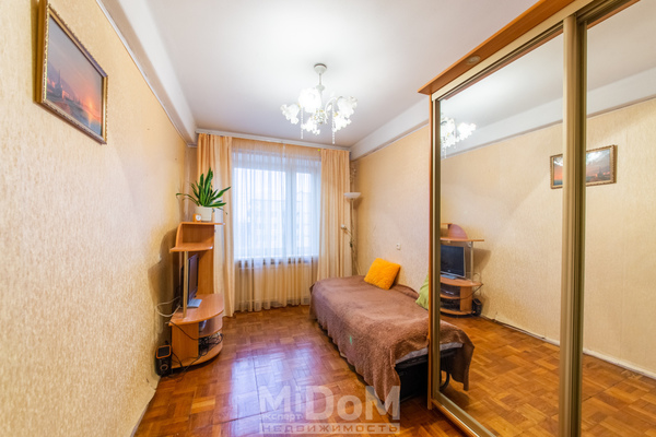 Продам двухкомнатную (2-комн.) квартиру, Художников пр-кт, 20к1, Санкт-Петербург г