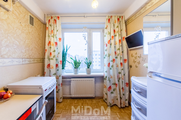 Продам двухкомнатную (2-комн.) квартиру, Художников пр-кт, 20к1, Санкт-Петербург г