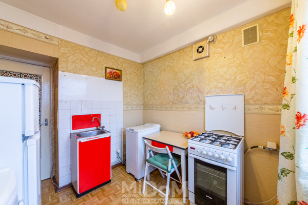 Продам двухкомнатную (2-комн.) квартиру, Художников пр-кт, 20к1, Санкт-Петербург г