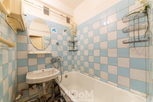 Продам двухкомнатную (2-комн.) квартиру, Художников пр-кт, 20к1, Санкт-Петербург г