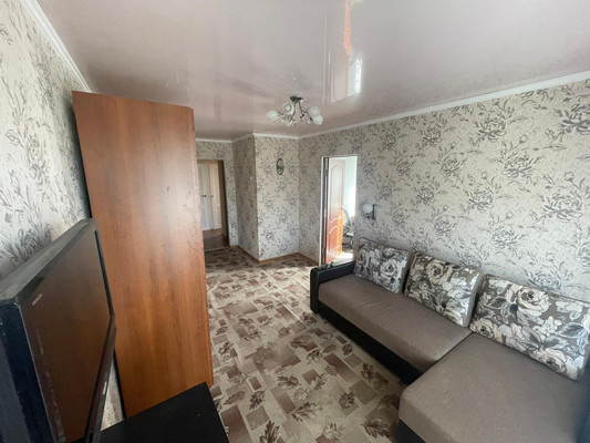 Продам трехкомнатную (3-комн.) квартиру, Краснодарская ул, 89А, Кропоткин г