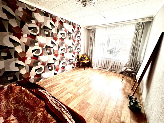 Продам трехкомнатную (3-комн.) квартиру, Одоевского ул, 27, Ишим г