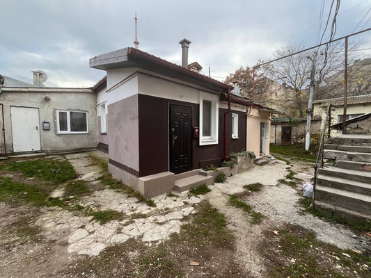 Продам однокомнатную (1-комн.) квартиру, Ефремова ул, 16к2, Симферополь г