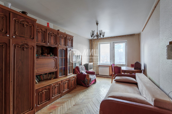 Продам двухкомнатную (2-комн.) квартиру, 13-я Парковая ул, 21, Москва г