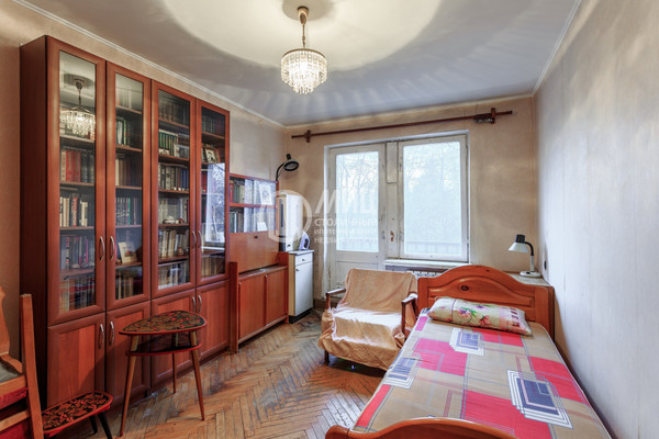 Продам двухкомнатную (2-комн.) квартиру, 13-я Парковая ул, 21, Москва г