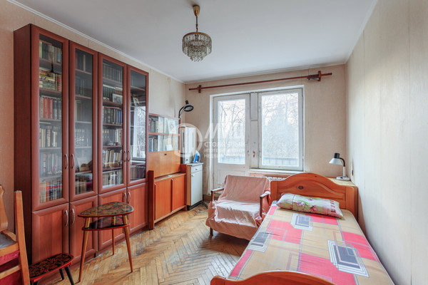 Продам двухкомнатную (2-комн.) квартиру, 13-я Парковая ул, 21, Москва г