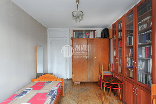 Продам двухкомнатную (2-комн.) квартиру, 13-я Парковая ул, 21, Москва г