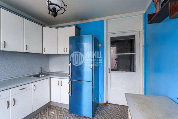 Продам двухкомнатную (2-комн.) квартиру, 13-я Парковая ул, 21, Москва г