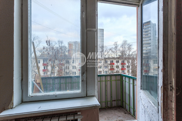 Продам двухкомнатную (2-комн.) квартиру, 13-я Парковая ул, 21, Москва г