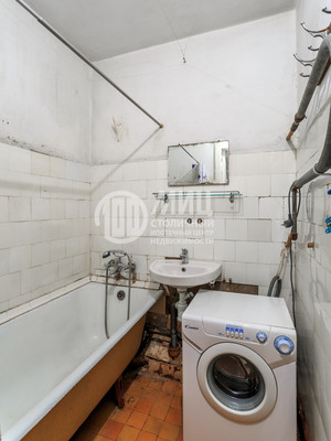 Продам двухкомнатную (2-комн.) квартиру, 13-я Парковая ул, 21, Москва г