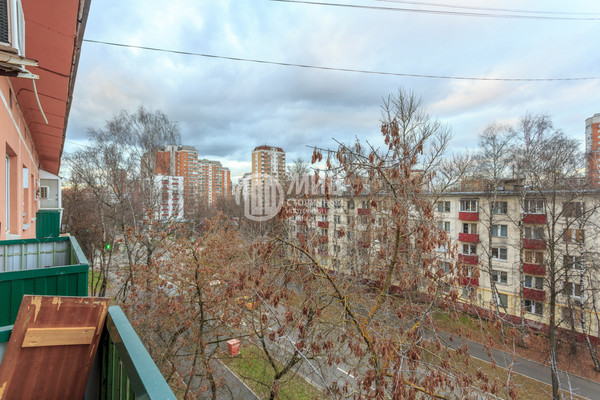 Продам двухкомнатную (2-комн.) квартиру, 13-я Парковая ул, 21, Москва г