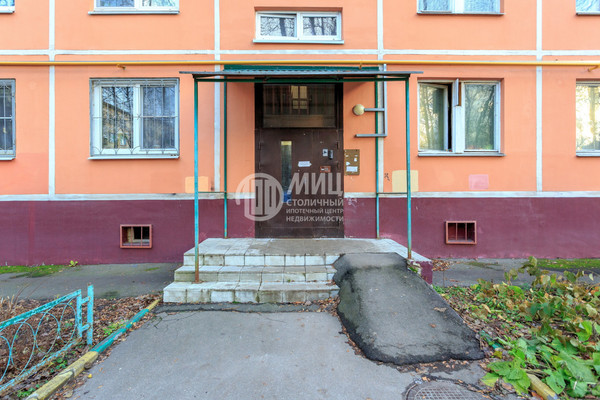 Продам двухкомнатную (2-комн.) квартиру, 13-я Парковая ул, 21, Москва г