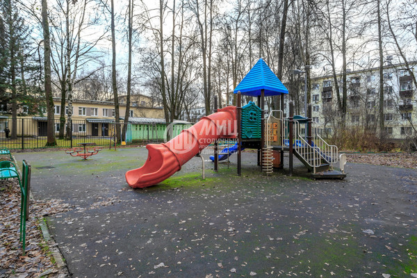 Продам двухкомнатную (2-комн.) квартиру, 13-я Парковая ул, 21, Москва г