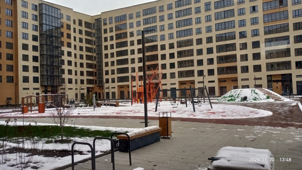 Продам двухкомнатную (2-комн.) , Парадная ул, 3, Новоселье гп