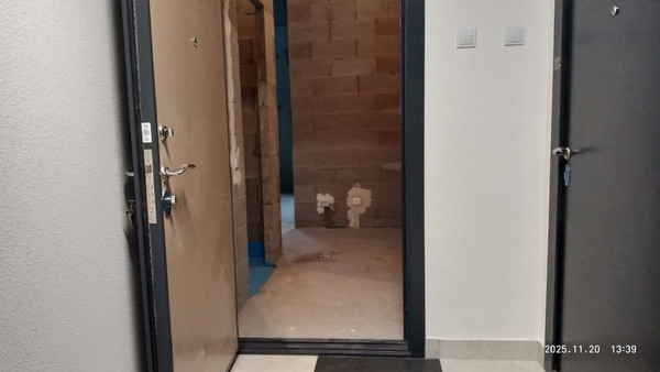 Продам двухкомнатную (2-комн.) , Парадная ул, 3, Новоселье гп