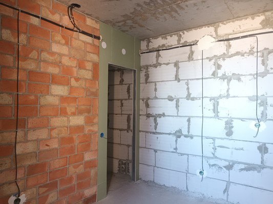 Продам двухкомнатную (2-комн.) квартиру, М.Горького ул, 111к1, Батайск г