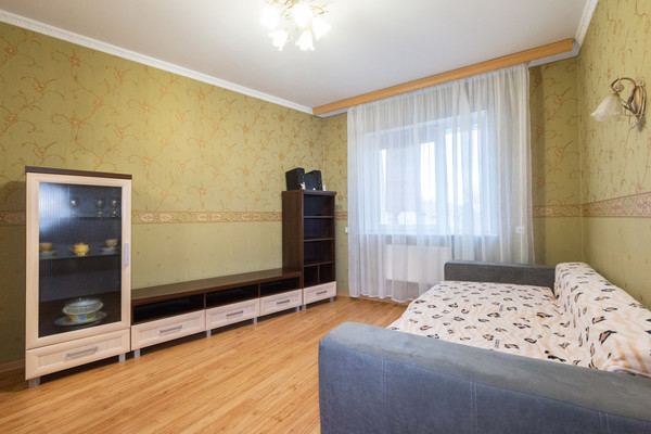 Продам двухкомнатную (2-комн.) квартиру, Товарный пер, 3, Калининград г