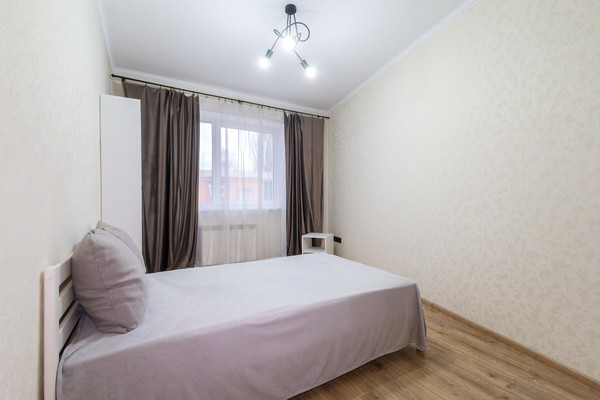 Продам двухкомнатную (2-комн.) квартиру, Товарный пер, 3, Калининград г