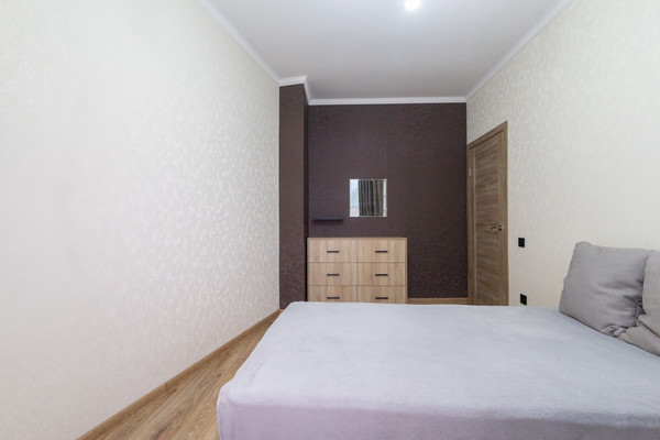 Продам двухкомнатную (2-комн.) квартиру, Товарный пер, 3, Калининград г