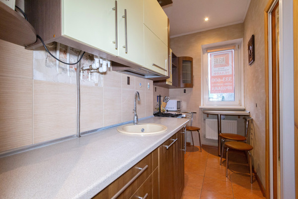 Продам двухкомнатную (2-комн.) квартиру, Товарный пер, 3, Калининград г