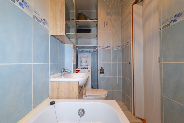 Продам двухкомнатную (2-комн.) квартиру, Товарный пер, 3, Калининград г