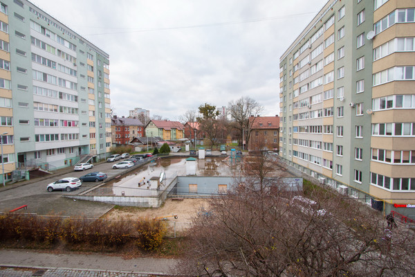 Продам двухкомнатную (2-комн.) квартиру, Товарный пер, 3, Калининград г