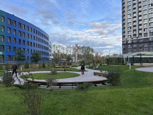 Продам многокомнатную квартиру, Бориса Слюсаря ул, 19, Ростов-на-Дону г