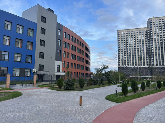 Продам многокомнатную квартиру, Бориса Слюсаря ул, 19, Ростов-на-Дону г