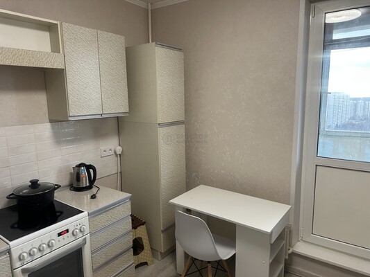 Продам однокомнатную (1-комн.) квартиру, Литовский б-р, 13/12, Москва г