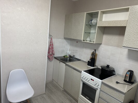 Продам однокомнатную (1-комн.) квартиру, Литовский б-р, 13/12, Москва г